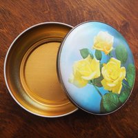 Vintage floral tin box | Floral tin box | Vintage storage box | Round floral tin box