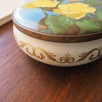 Vintage floral tin box | Floral tin box | Vintage storage box | Round floral tin box