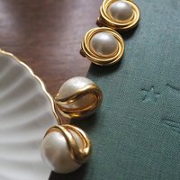 Vintage pearl earrings | Faux pearl earrings | Retro pearl earrings | Clip-on pearl earrings | Large pearl earrings