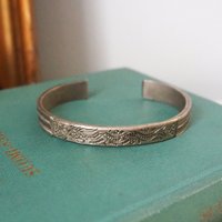 Vintage cuff bracelet | Engraved silver bangle | Silver tone cuff bracelet | Vintage boho bangle | Engraved cuff bracelet