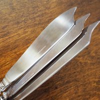 Vintage cake knives | Vintage silver tone cake knives | Stainless steel cake knives | Ornate cake servers | Mismatched cake knives
