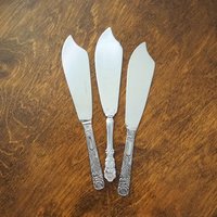 Vintage cake knives | Vintage silver tone cake knives | Stainless steel cake knives | Ornate cake servers | Mismatched cake knives