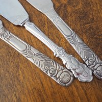 Vintage cake knives | Vintage silver tone cake knives | Stainless steel cake knives | Ornate cake servers | Mismatched cake knives