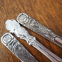 Vintage cake knives | Vintage silver tone cake knives | Stainless steel cake knives | Ornate cake servers | Mismatched cake knives