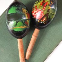 Vintage maracas | Vintage hand-painted maracas | Wooden maracas | Spanish maracas | Set of two vintage maracas | Vintage maracas from Spain