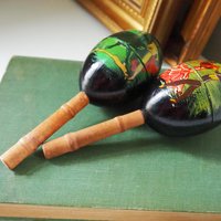 Vintage maracas | Vintage hand-painted maracas | Wooden maracas | Spanish maracas | Set of two vintage maracas | Vintage maracas from Spain