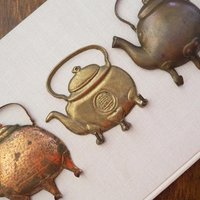 Vintage teapot wall hooks | Brass and copper wall hooks | Vintage teapot wall hooks | Kitchen wall hooks | Coffee pot wall hooks