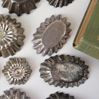 Vintage baking molds | Vintage fluted tin molds | Small pastry molds | Mismatched baking molds | Vintage tin molds | Vintage kitchen decor