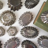 Vintage baking molds | Vintage fluted tin molds | Small pastry molds | Mismatched baking molds | Vintage tin molds | Vintage kitchen decor