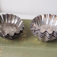 Vintage baking molds | Vintage fluted tin molds | Small pastry molds | Mismatched baking molds | Vintage tin molds | Vintage kitchen decor