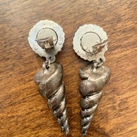 Vintage seashell clip-on earrings | Silver tone clip-on earrings | Vintage silver tone earrings | Spiral shell earrings | Chunky earrings