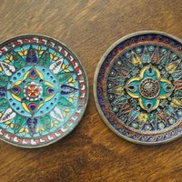 Set of two vintage wall plates | Decorative wall plates | Enamelled wall plates | Colourful vintage wall plates