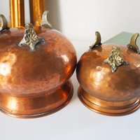 Set of two vintage copper planters | Mismatched copper planters | Small copper planters | Vintage planters with feet | Vintage planters