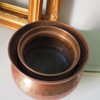 Set of two vintage copper planters | Mismatched copper planters | Small copper planters | Vintage planters with feet | Vintage planters