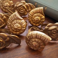 Vintage brass napkin rings | Set of four vintage napkin rings | Vintage seashell napkin rings | Set of four brass napkin rings