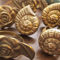 Vintage brass napkin rings | Set of four vintage napkin rings | Vintage seashell napkin rings | Set of four brass napkin rings