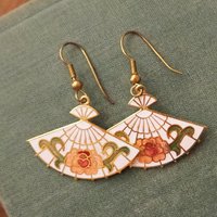 Vintage cloisonné earrings | Vintage dangle earrings | Vintage cloisonné dangle earrings | Mismatched earrings | Enamelled earrings