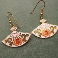 Vintage cloisonné earrings | Vintage dangle earrings | Vintage cloisonné dangle earrings | Mismatched earrings | Enamelled earrings