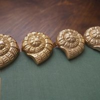 Vintage brass napkin rings | Set of four vintage napkin rings | Vintage seashell napkin rings | Set of four brass napkin rings