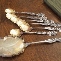 Set of six vintage teaspoons and a cake server | Vintage alpacca silver teaspoons | Vintage teaspoons | Rose teaspoon set and a cake server