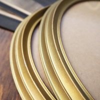 Set of two vintage picture frames | Oval photo frames | Vintage gold tone frames | Vintage photo frames