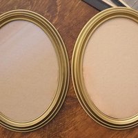 Set of two vintage picture frames | Oval photo frames | Vintage gold tone frames | Vintage photo frames
