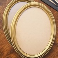 Set of two vintage picture frames | Oval photo frames | Vintage gold tone frames | Vintage photo frames