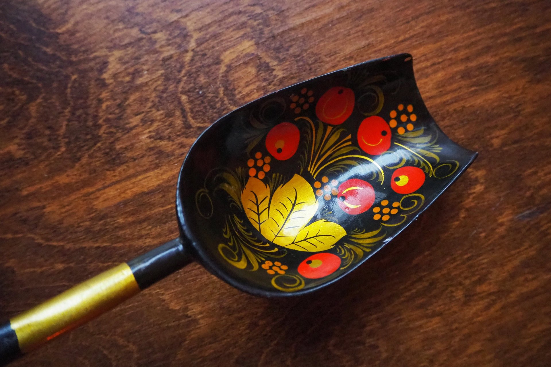 Vintage Khokhloma scoops | Vintage handpainted wooden scoops | Russian wooden ladles | Vintage Khokhloma ladles