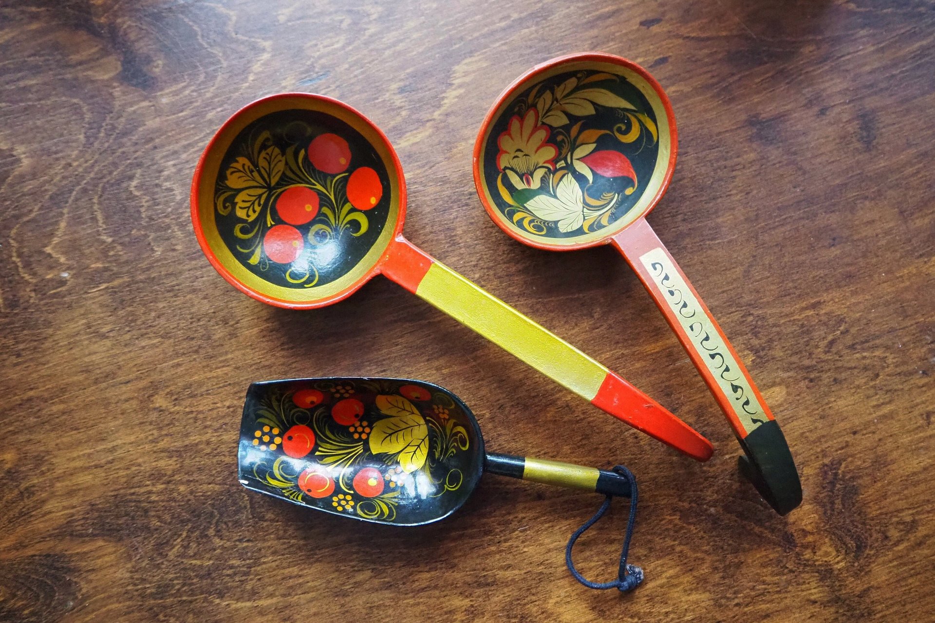 Vintage Khokhloma scoops | Vintage handpainted wooden scoops | Russian wooden ladles | Vintage Khokhloma ladles