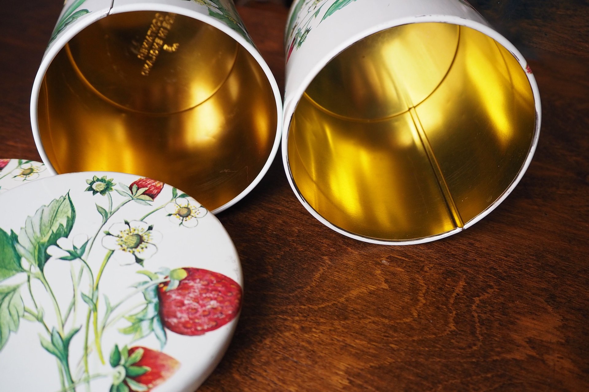 Set of two vintage tin containers | Strawberry tin boxes | Vintage storage box | Round tin containers | Vintage storage tins
