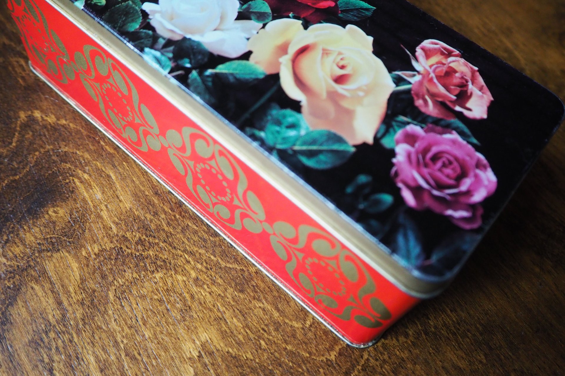 Vintage floral tin box | Floral tin box | Vintage storage box | 6 MB container Made in Great Britain