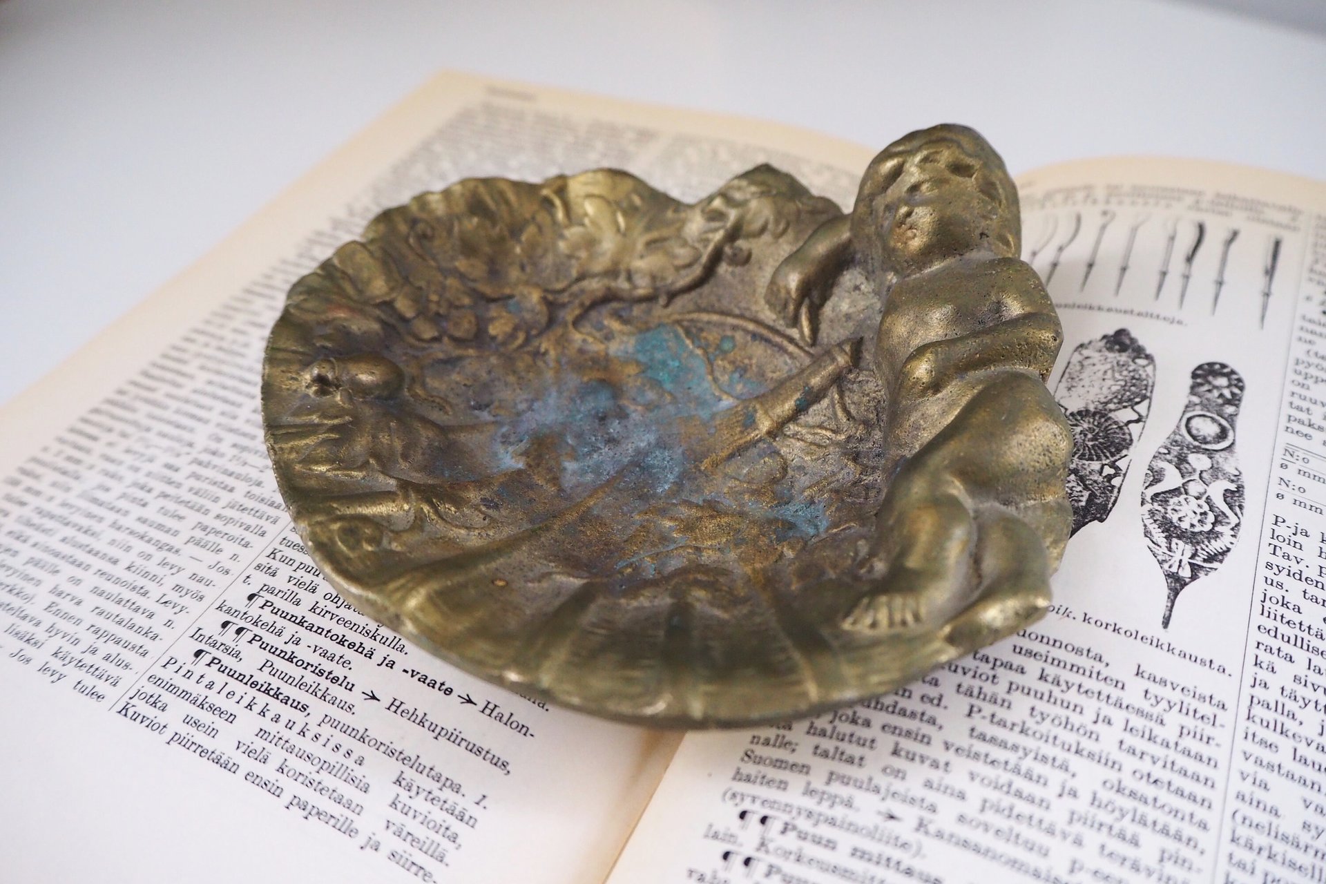 Vintage trinket dish | Vintage brass trinket dish | Vintage soap dish | Vintage angel dish | Vintage jewelry dish
