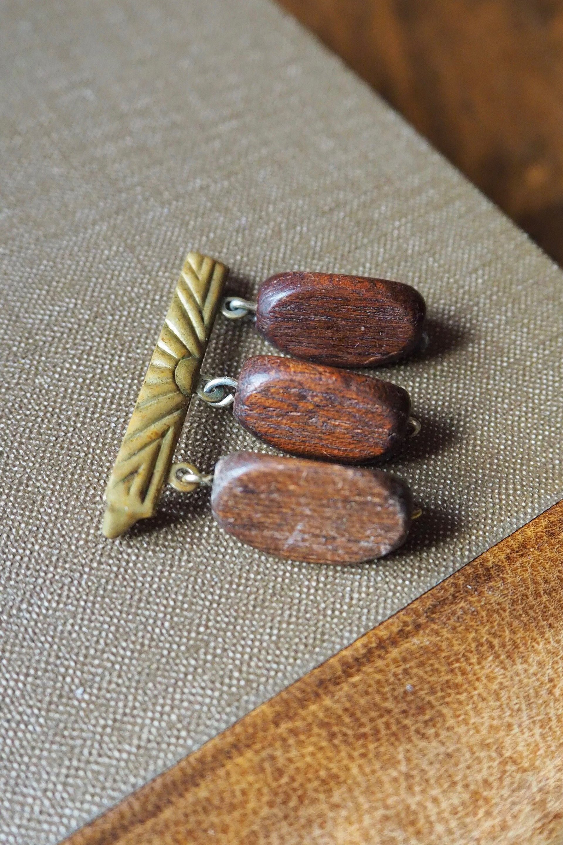 Vintage brooch | Vintage brass and wood brooch | Wooden brooch | Vintage brass brooch