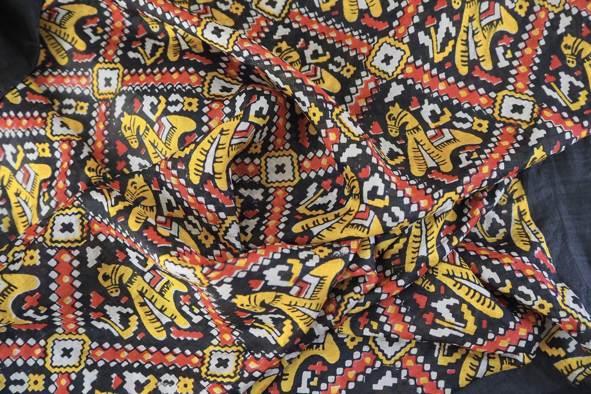 Vintage silk scarf | Vintage scarf | Black, red and yellow silk scarf | Colourful silk scarf