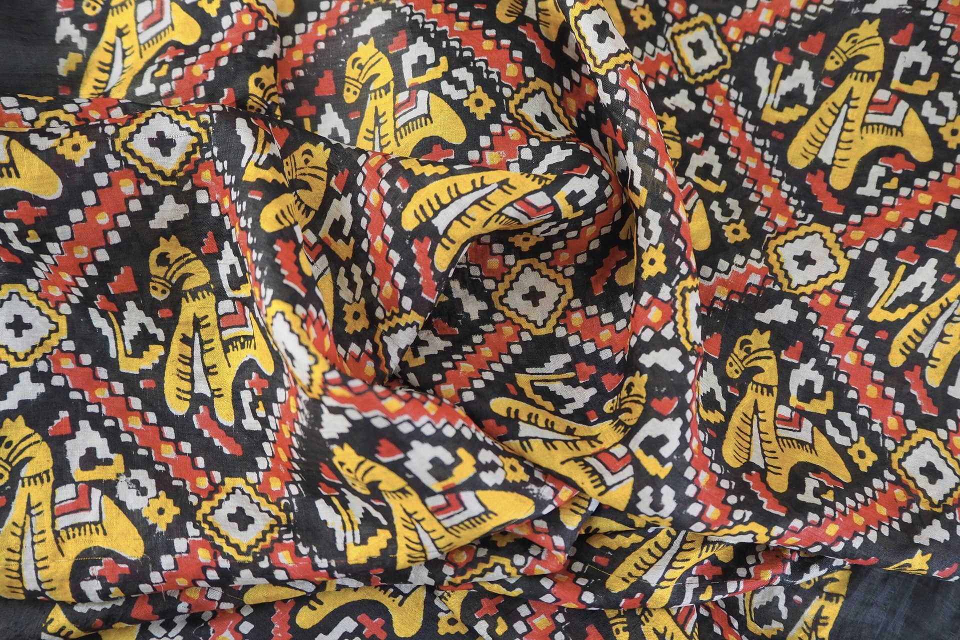 Vintage silk scarf | Vintage scarf | Black, red and yellow silk scarf | Colourful silk scarf
