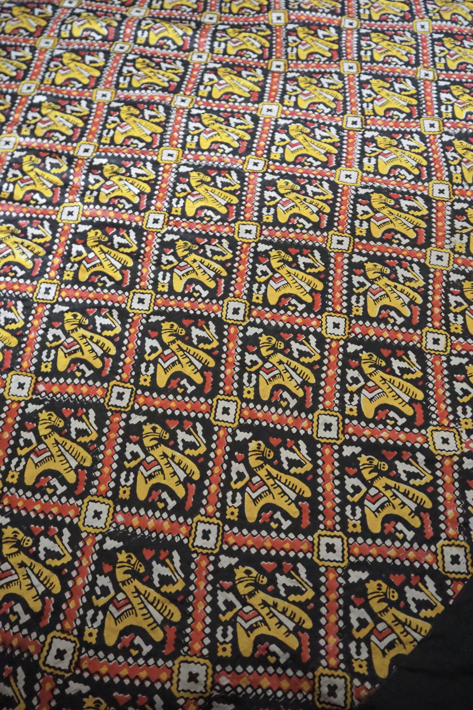 Vintage silk scarf | Vintage scarf | Black, red and yellow silk scarf | Colourful silk scarf