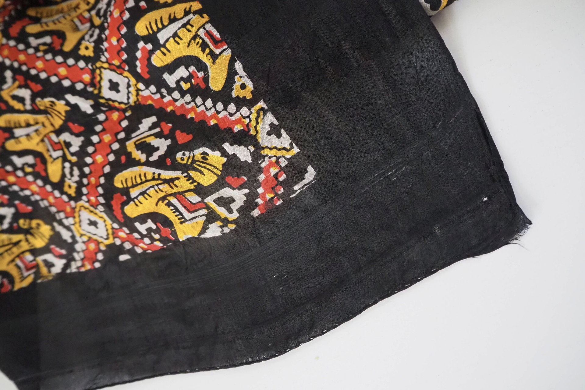 Vintage silk scarf | Vintage scarf | Black, red and yellow silk scarf | Colourful silk scarf