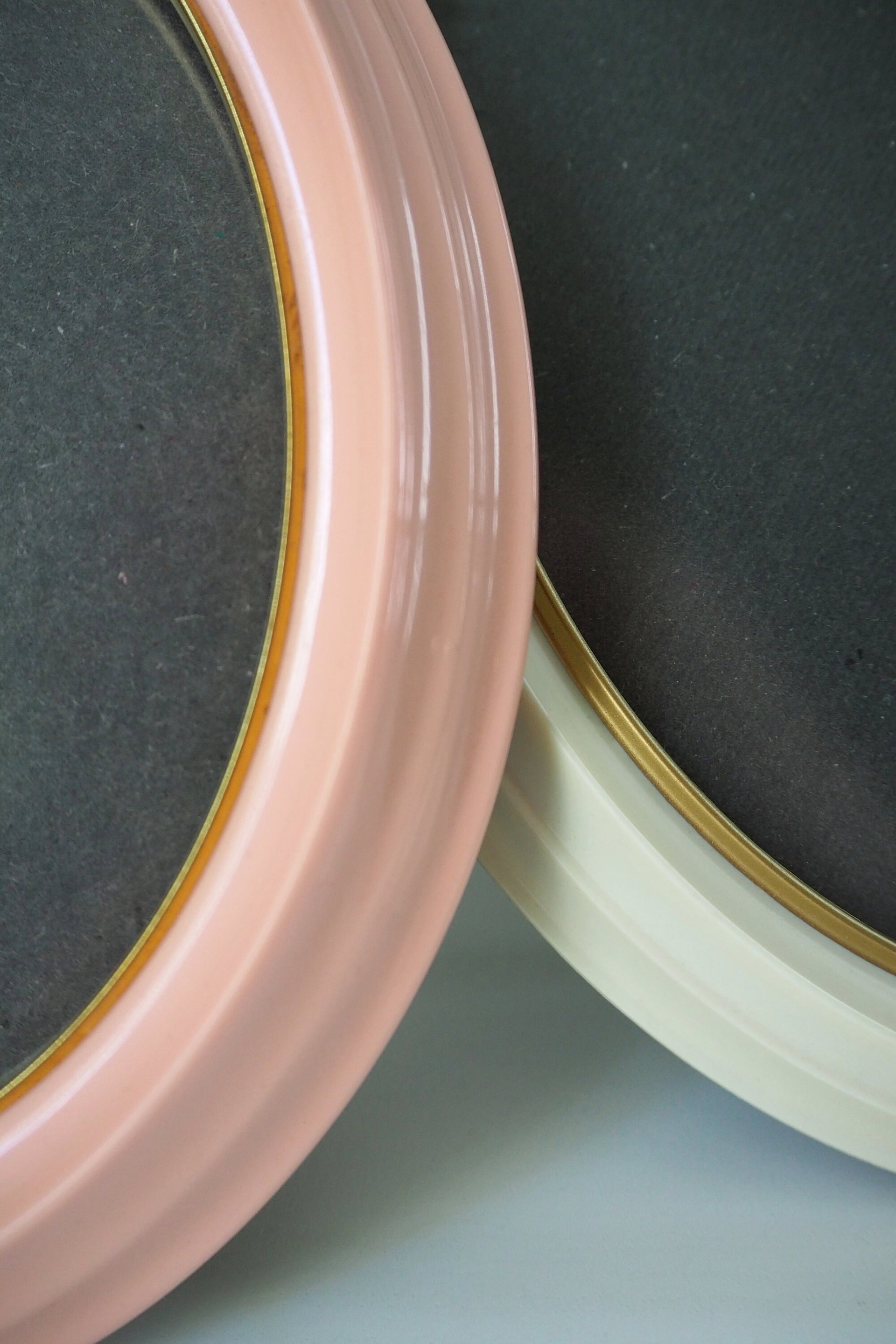 Set of two vintage picture frames | Oval photo frames | Vintage Jyden photo frames | Vintage photo frames