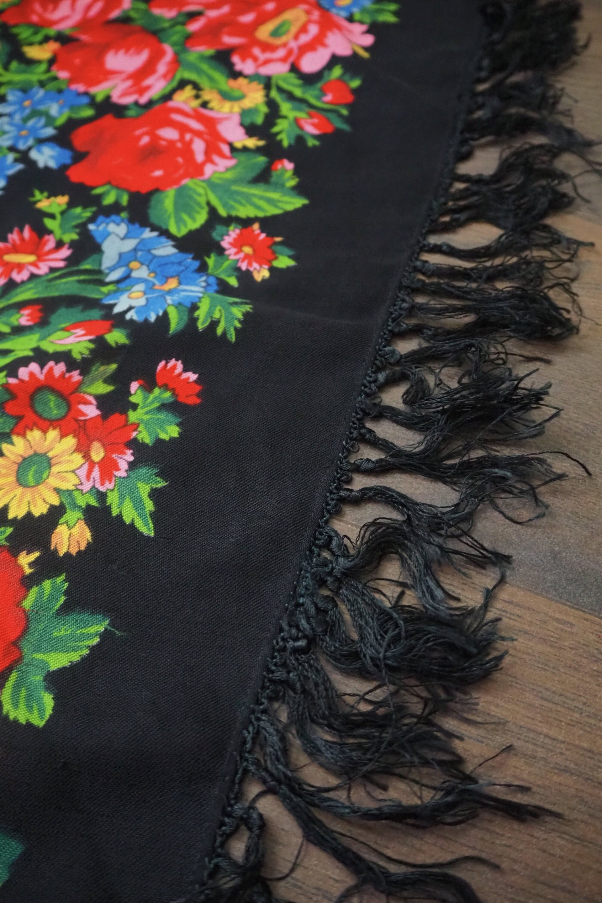 Vintage floral scarf | Floral scarf with a fringe | Vintage wool scarf | Vintage wool shawl | Russian floral scarf