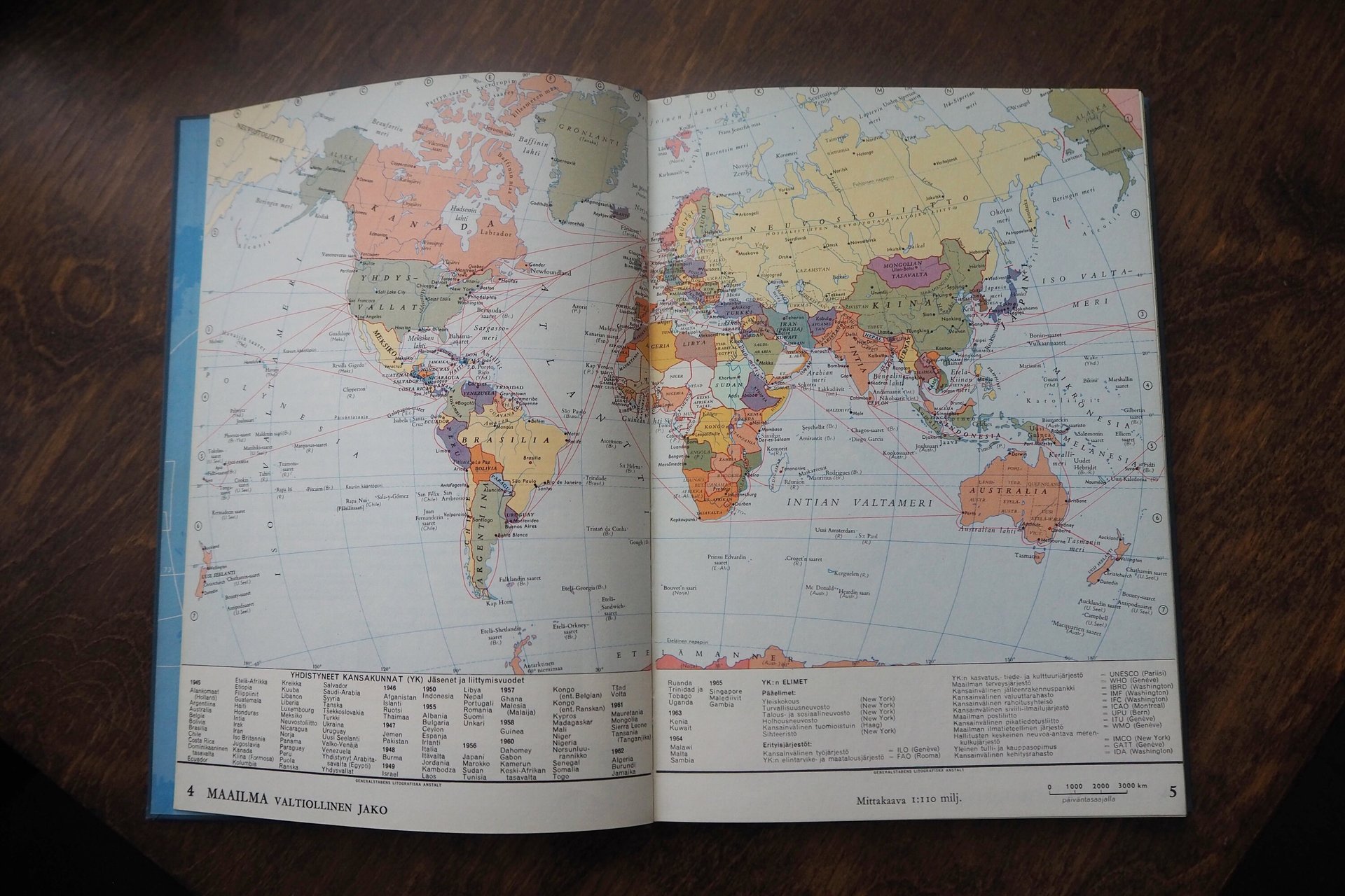Vintage world atlas | Joka kodin kartasto | Vintage maps | Finnish atlas | 1960s world atlas
