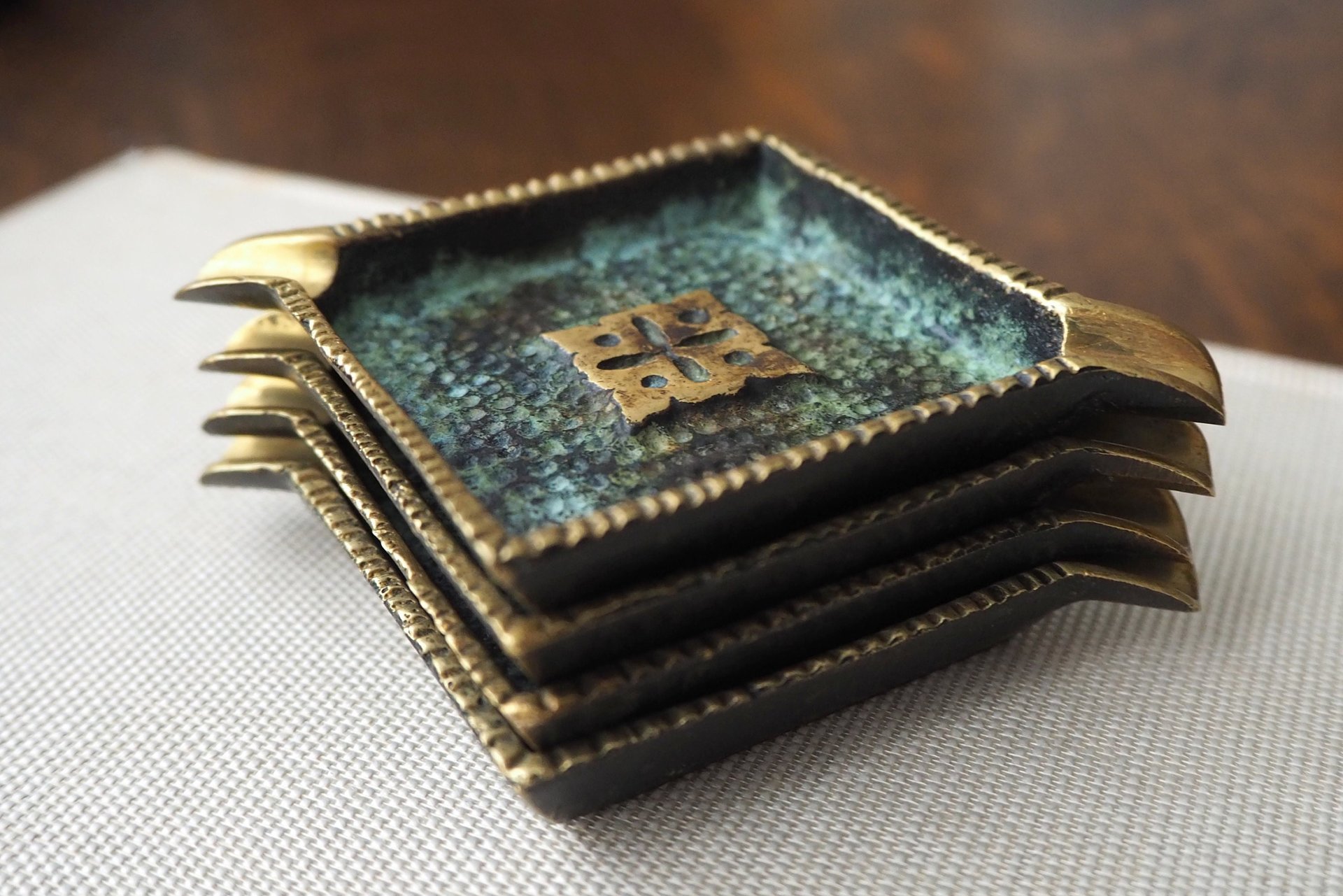 Vintage brass ashtray set | Set of four brass ashtrays | Small vintage ashtrays | Brass ashtray | Brass ashtray set