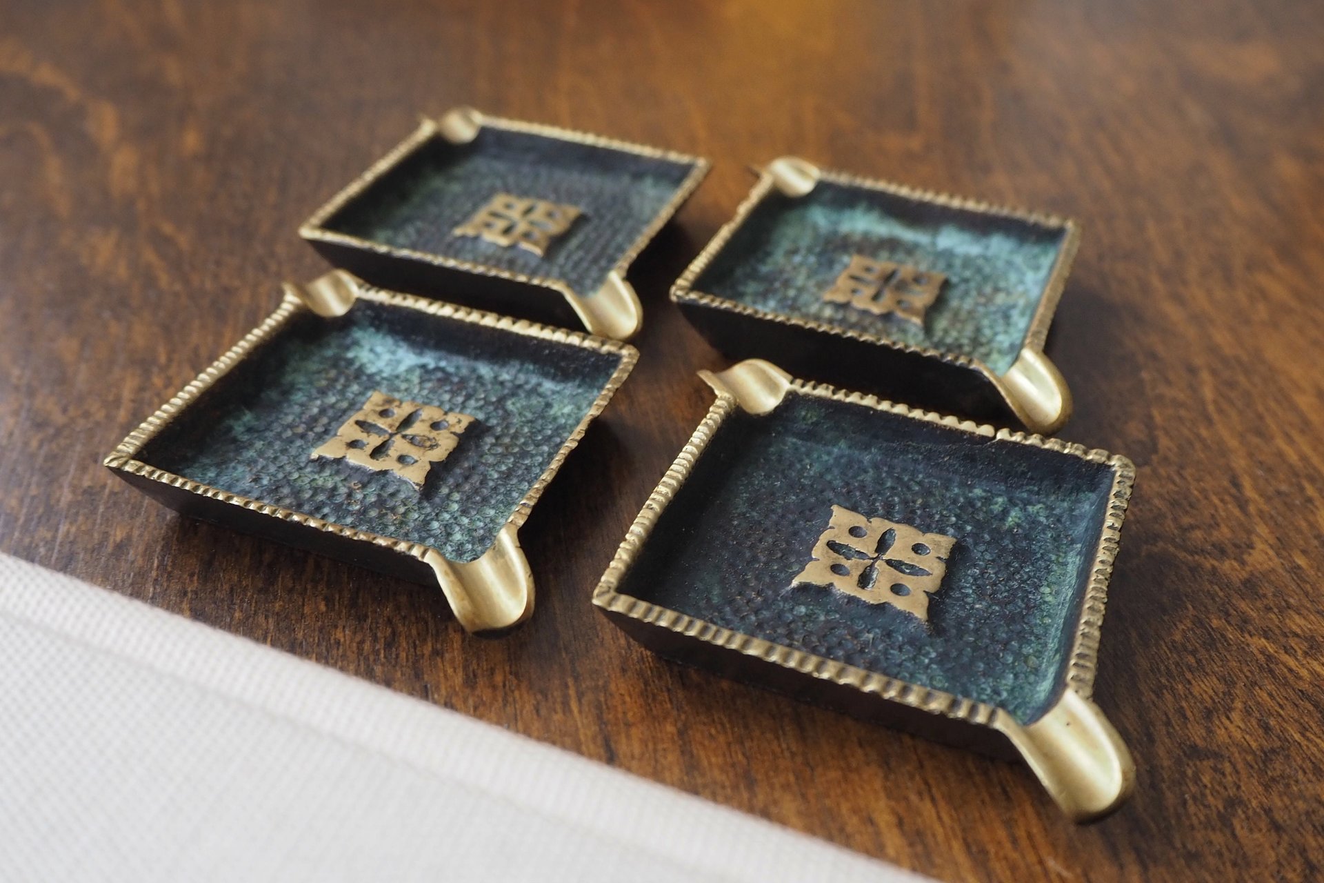 Vintage brass ashtray set | Set of four brass ashtrays | Small vintage ashtrays | Brass ashtray | Brass ashtray set