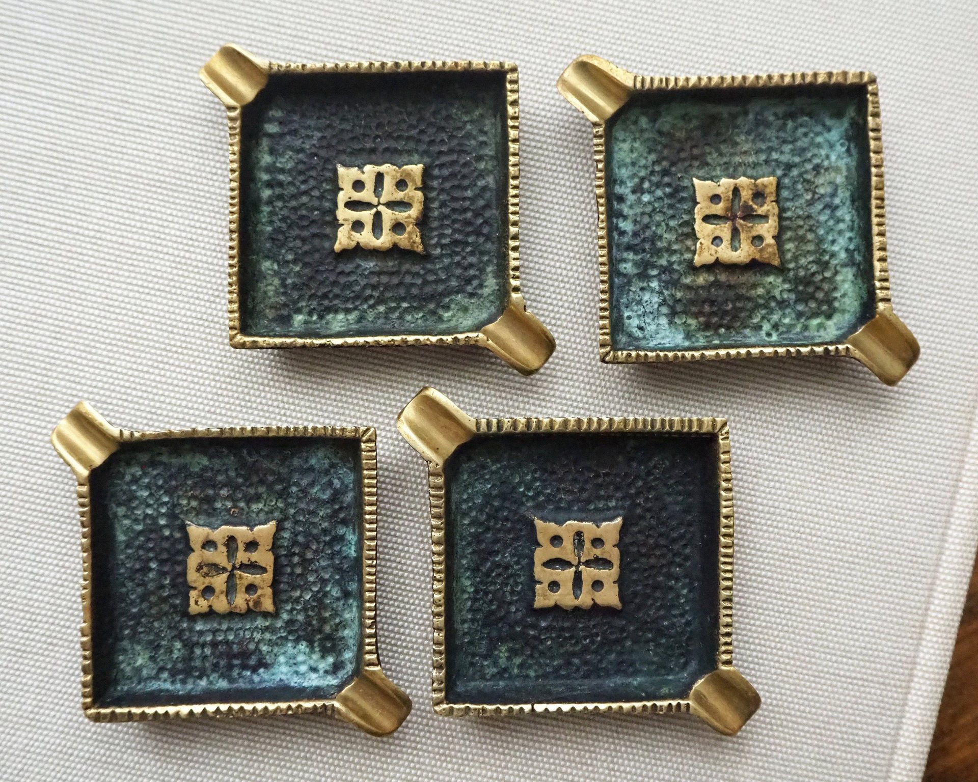 Vintage brass ashtray set | Set of four brass ashtrays | Small vintage ashtrays | Brass ashtray | Brass ashtray set