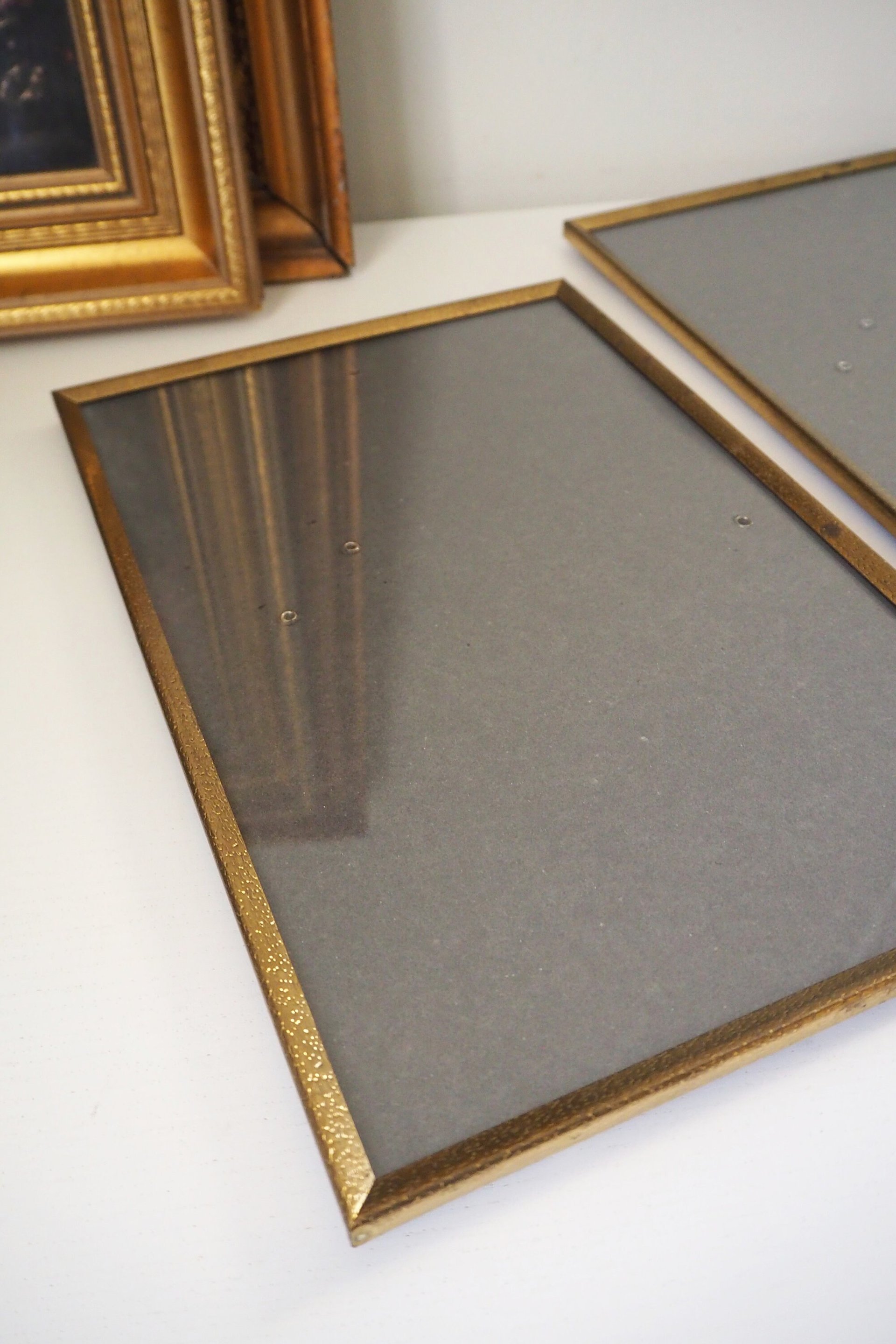 Set of two vintage photo frames | Set of two matching vintage frames | Vintage brass frame set 20x30 cm | Vintage brass frames