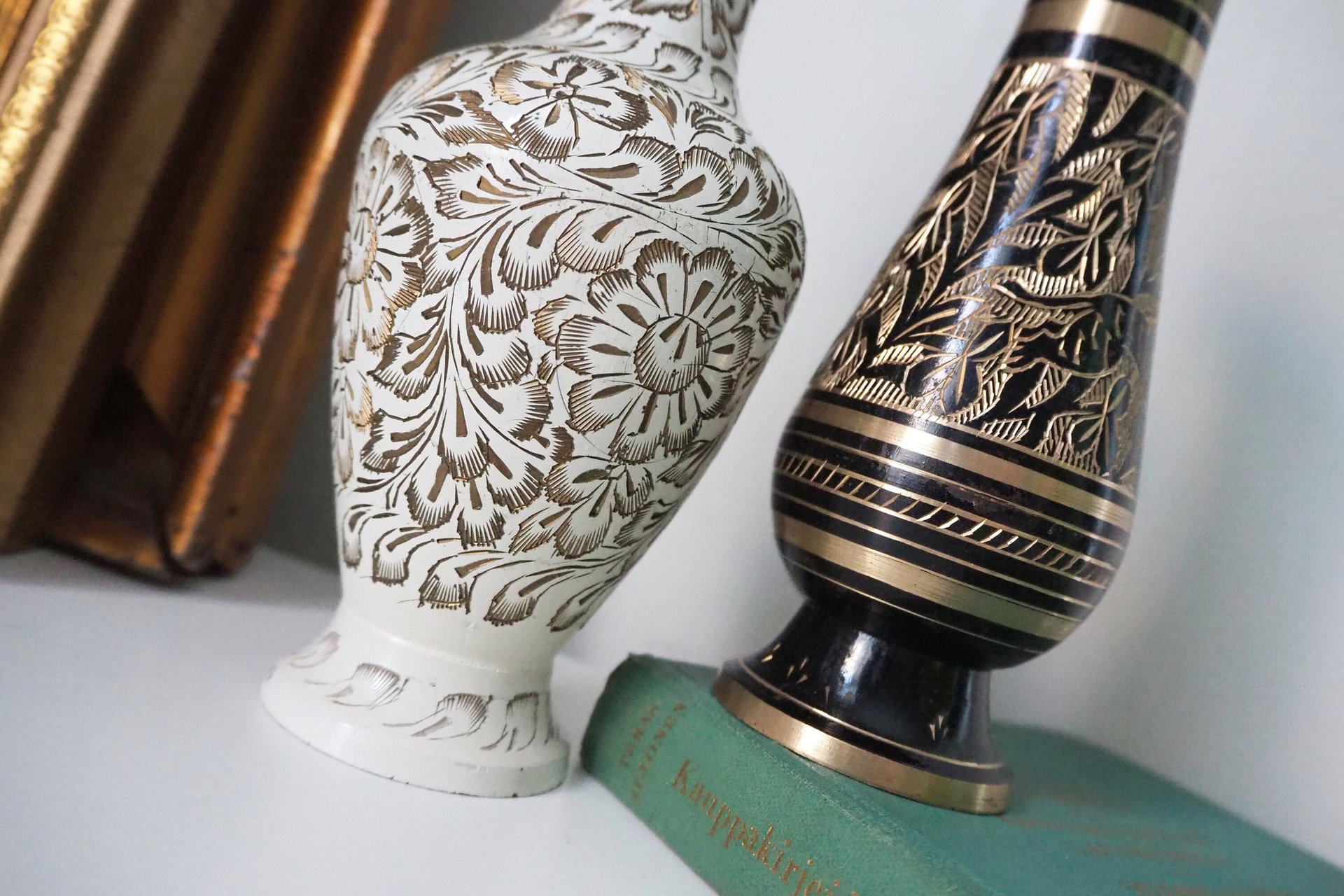 Vintage brass vases | Set of two small vases | Black and white brass vase | Etched brass vases | Vintage vases