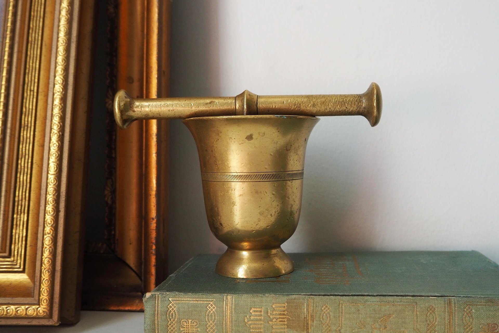 Vintage brass mortar and pestle | Vintage brass mortar | Mariefors-Kellokoski mortar | Made in Finland | Brass mortar