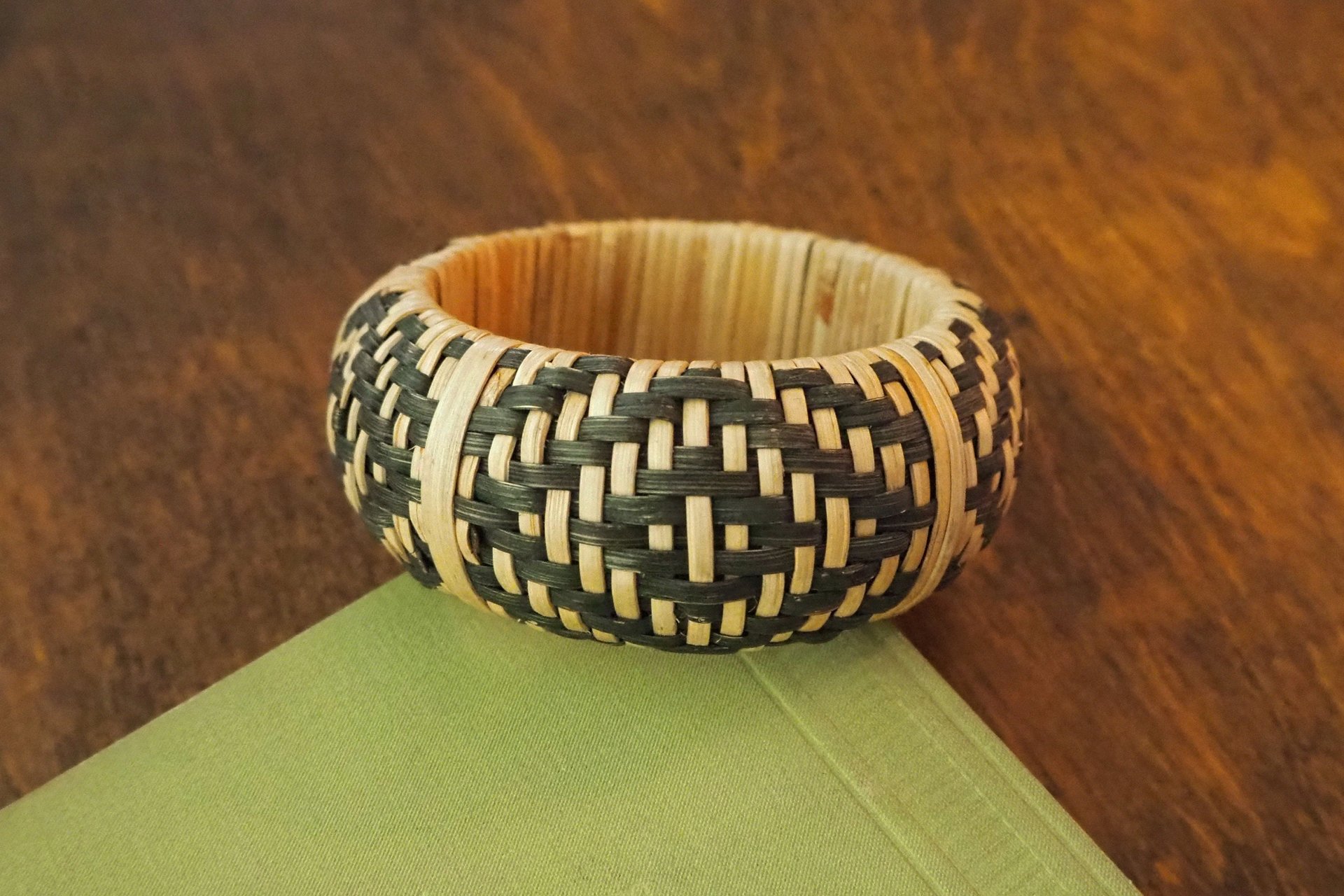 Vintage rattan bangle | Vintage rattan bangle | Chunky rattan bangle | Stacking bangle | Boho bangle bracelet