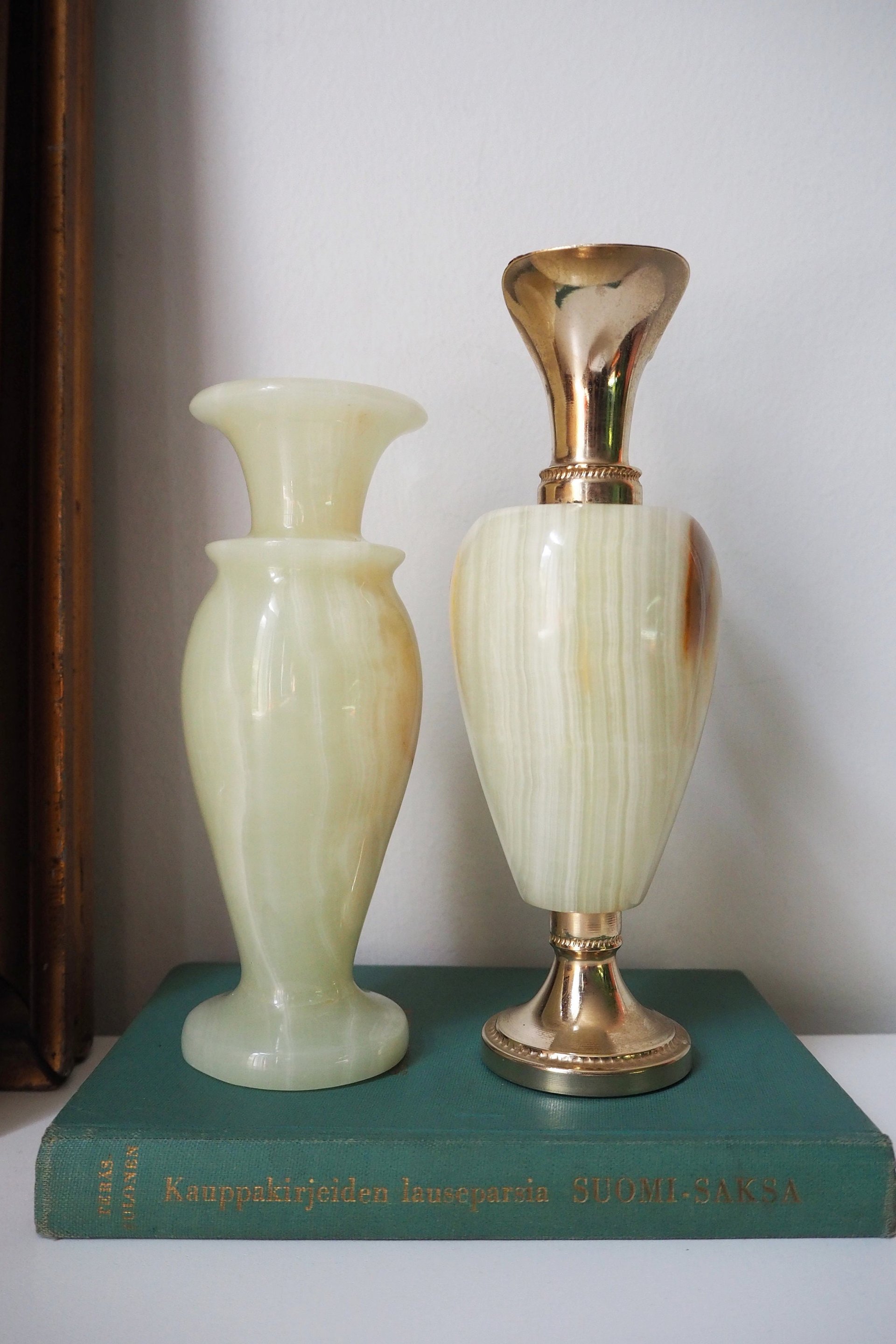 Set of two vintage vases | Onyx vase and pitcher | Vintage bud vase | Vintage single flower vases | Vintage marble vases | Made in Italy