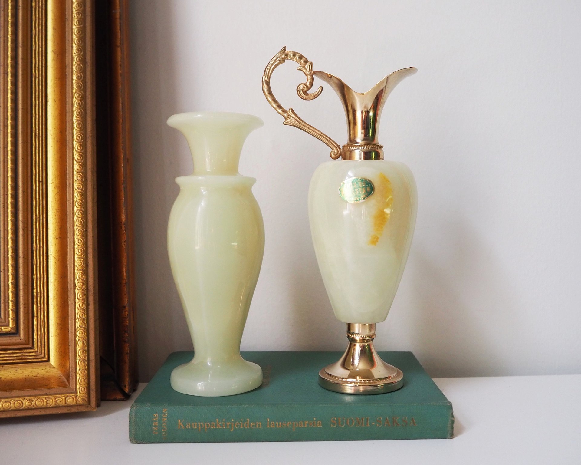 Set of two vintage vases | Onyx vase and pitcher | Vintage bud vase | Vintage single flower vases | Vintage marble vases | Made in Italy