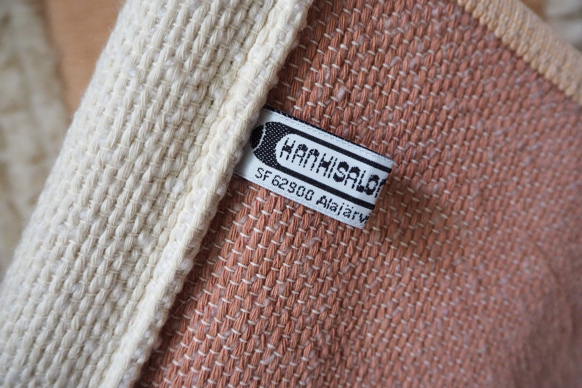 Vintage wall hanging | Long wall hanging | Vintage pink wall hanging | Scandinavian woven textile | Made in Finland